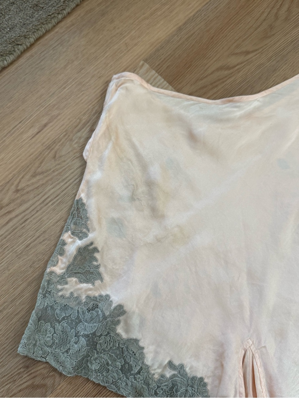 UNREAL Antique 1920s Silk Tap Shorts with Lace - Picture 6 of 7